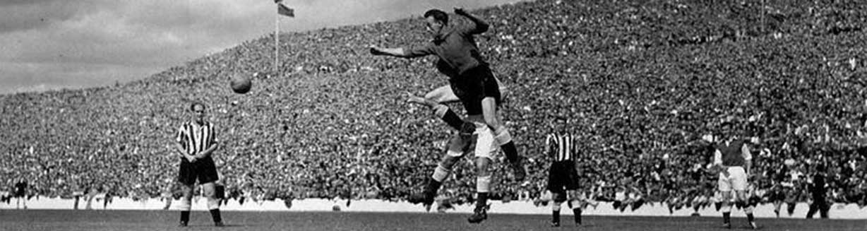 wallace snug lyon football 